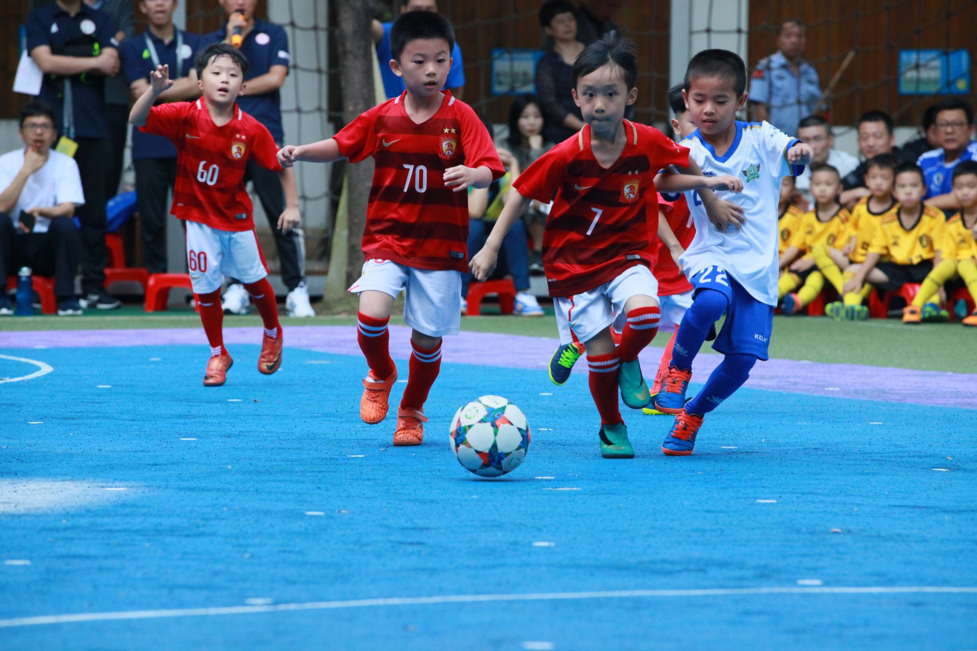 英媒：切尔西正就引进斯特拉斯堡小将巴伦廷-巴尔科进行谈判